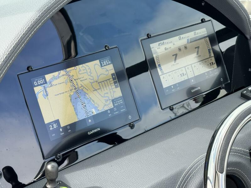 29' 2023 Regal 29 OBX