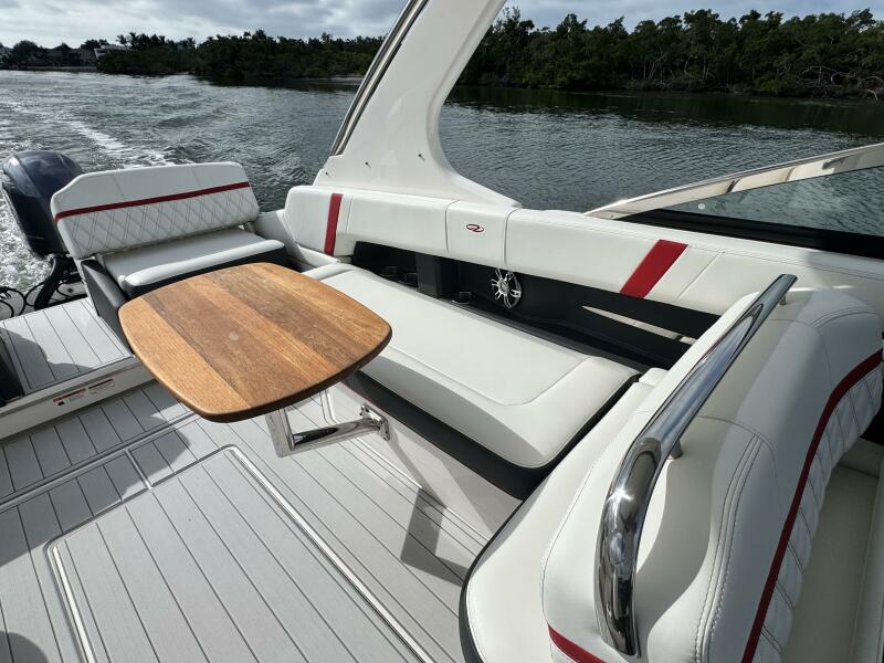 29' 2023 Regal 29 OBX