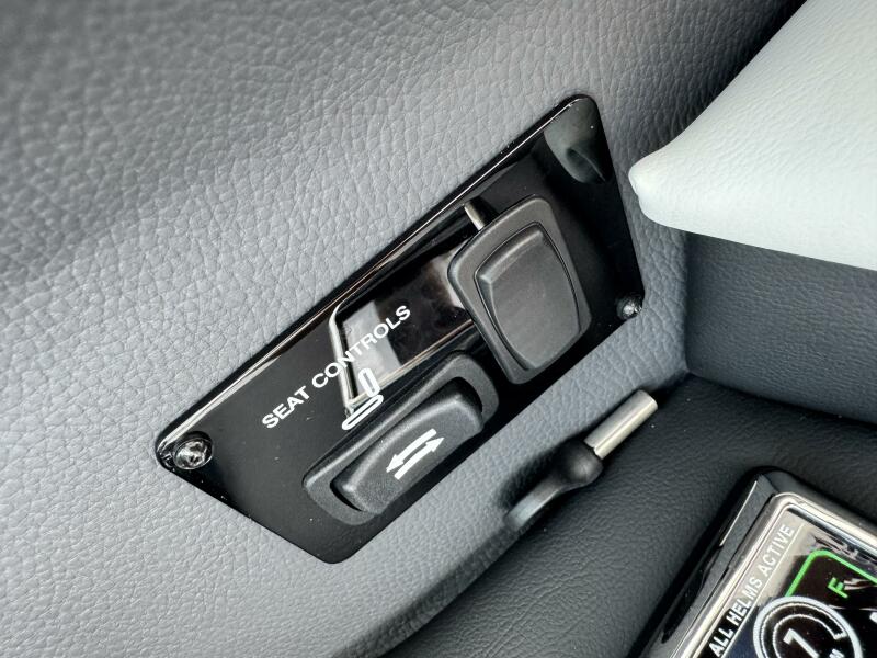 29' 2023 Regal 29 OBX