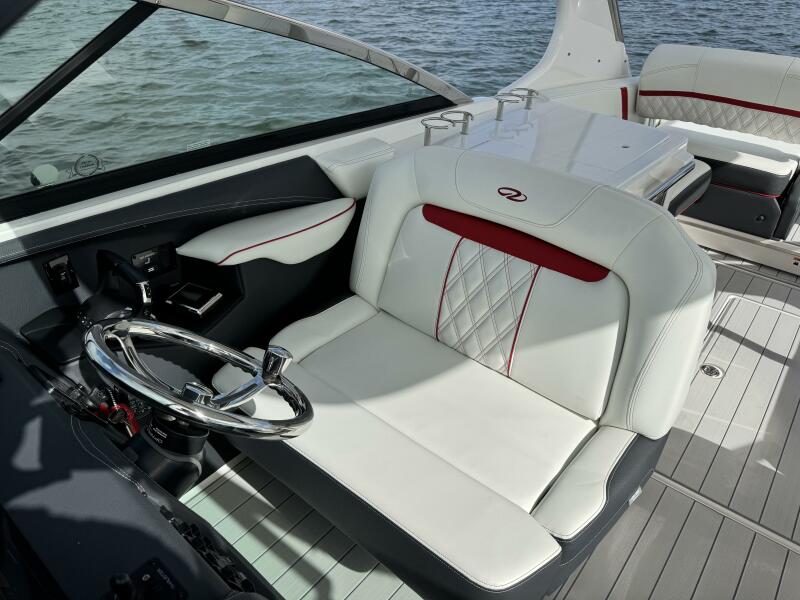 29' 2023 Regal 29 OBX