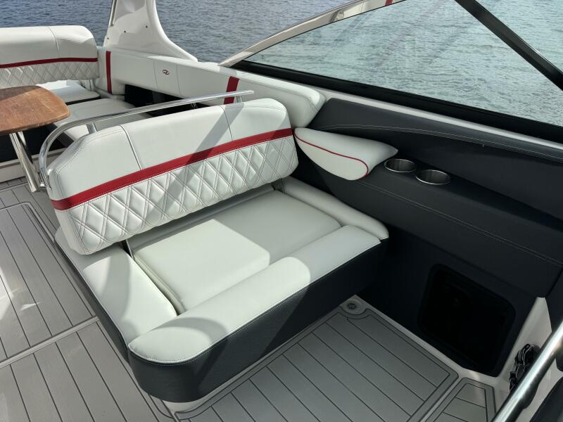 29' 2023 Regal 29 OBX