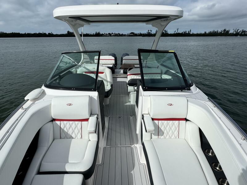 29' 2023 Regal 29 OBX