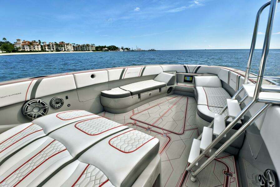 43ft Midnight Express Yacht For Sale