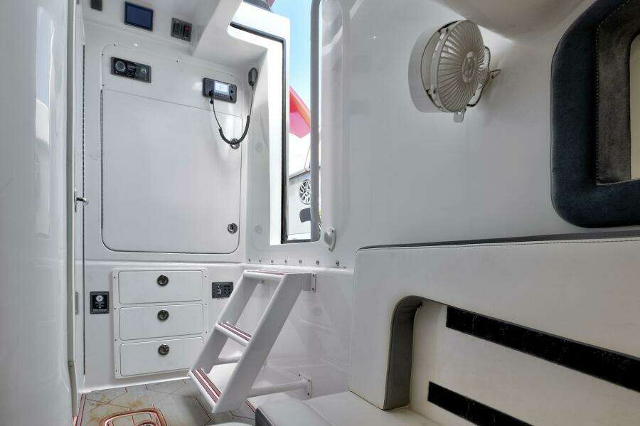 43ft Midnight Express Yacht For Sale