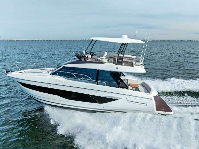 026 Prestige F4.3 Flybridge 