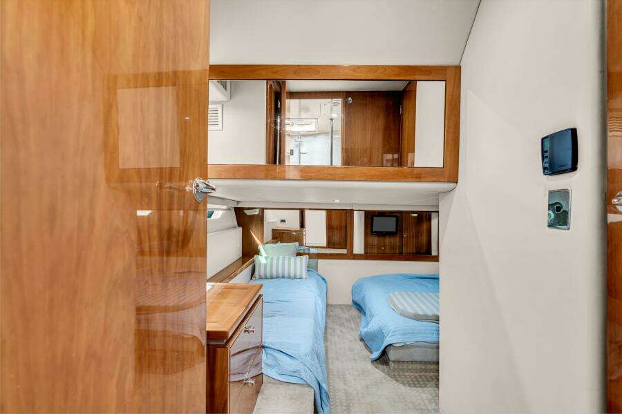 AYEROLLER 44ft Riviera Yacht For Sale