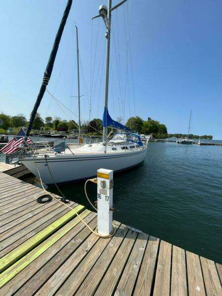 Unsightly 36ft Catalina Yacht For Sale