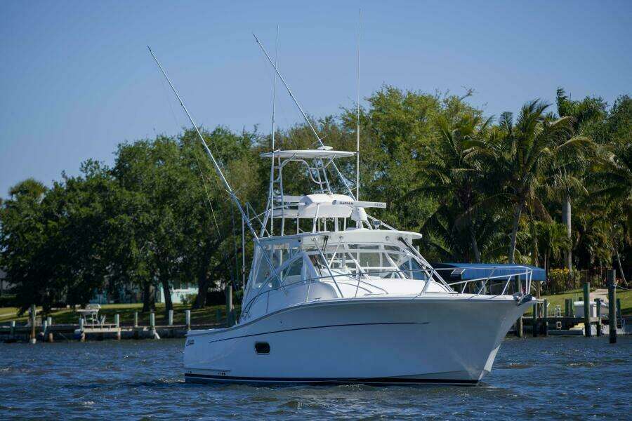 Luhrs 37 Date Night Keeping It Reel - Exterior Profile
