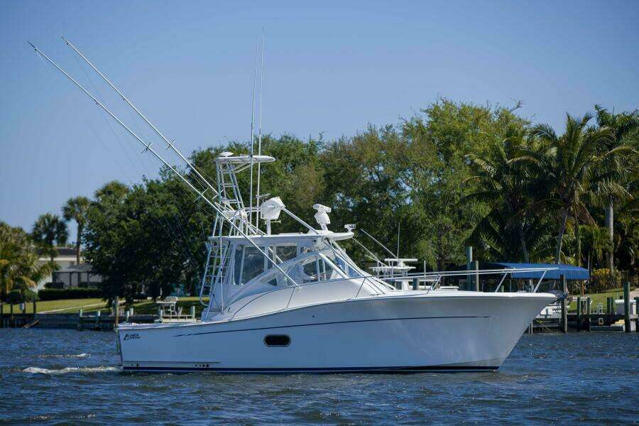 Luhrs 37 Date Night Keeping It Reel - Exterior Profile