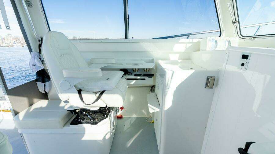 31ft Steiger Craft Yacht For Sale