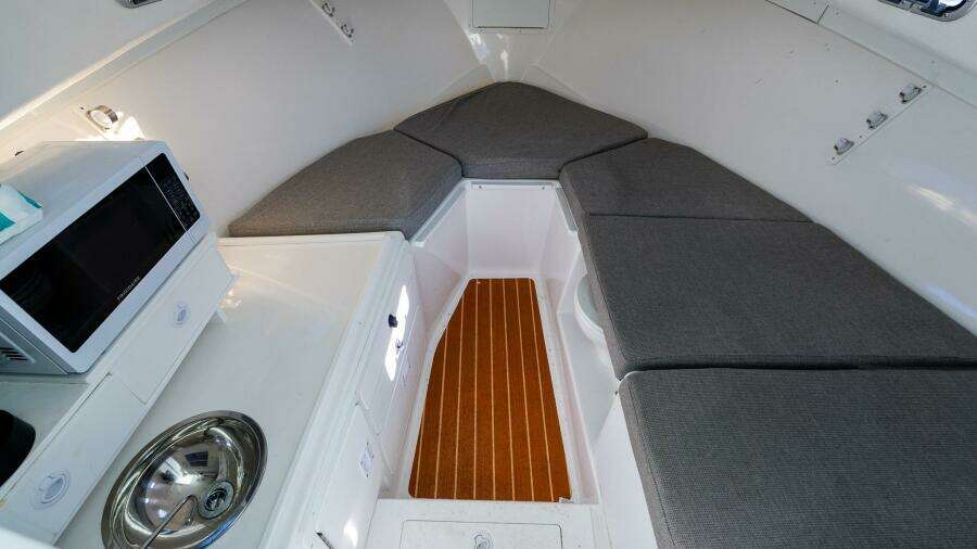 31ft Steiger Craft Yacht For Sale