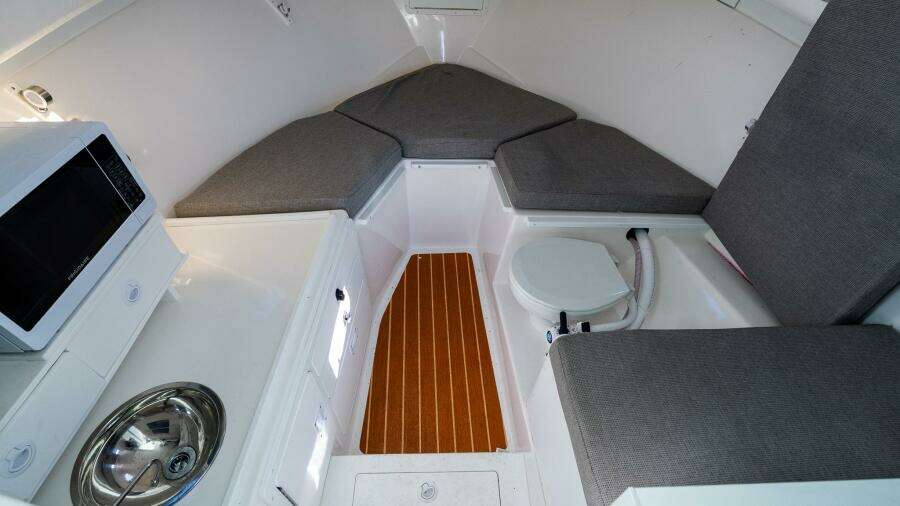 31ft Steiger Craft Yacht For Sale