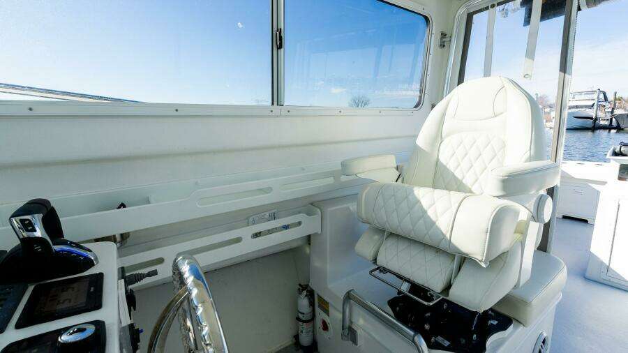 31ft Steiger Craft Yacht For Sale