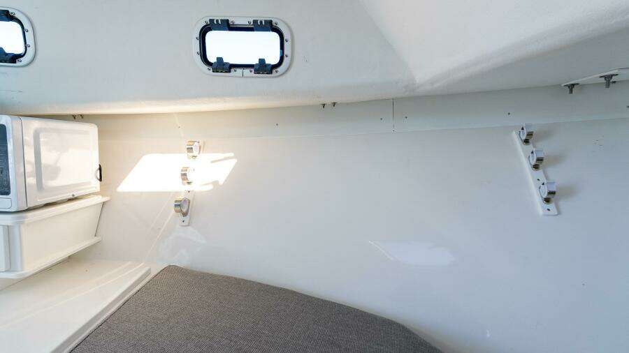 31ft Steiger Craft Yacht For Sale