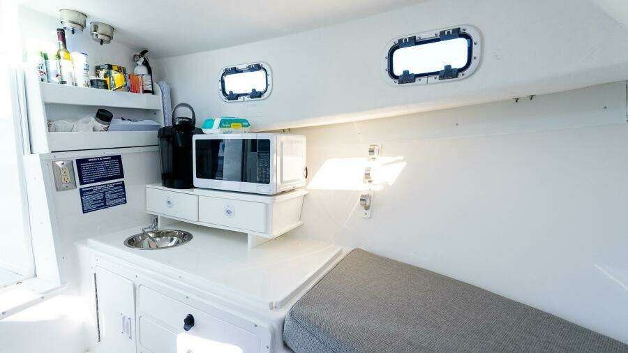 31ft Steiger Craft Yacht For Sale