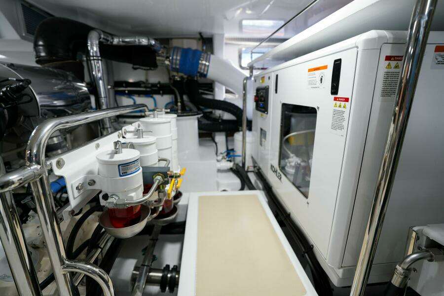 072 Starboard Generator