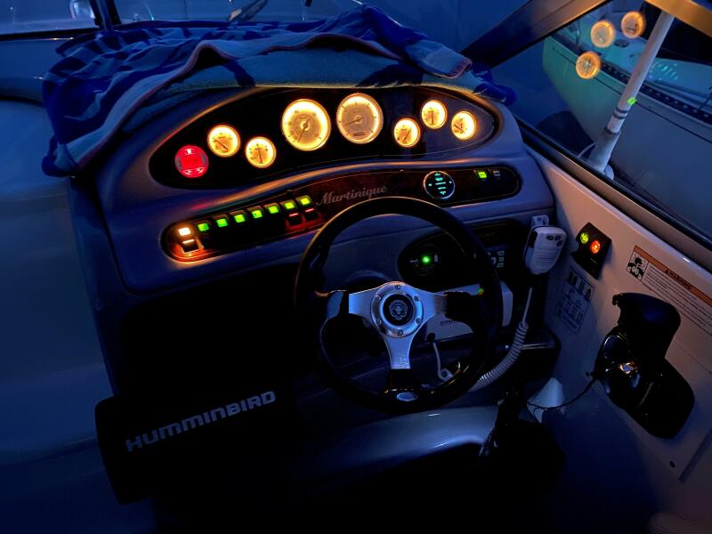 26' 1999 Wellcraft Martinique 2600