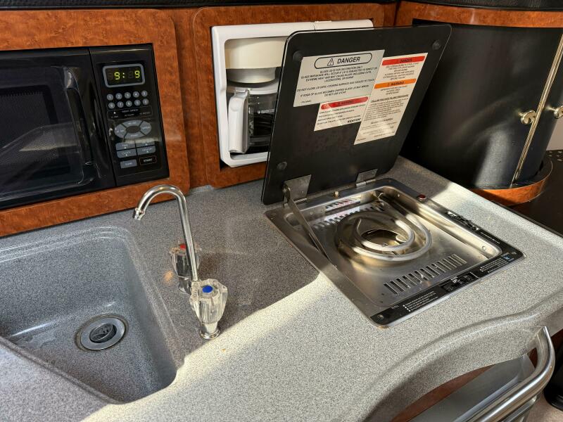 26' 1999 Wellcraft Martinique 2600