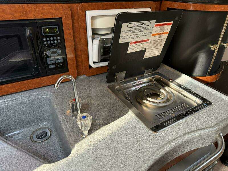 26ft Wellcraft Yacht For Sale