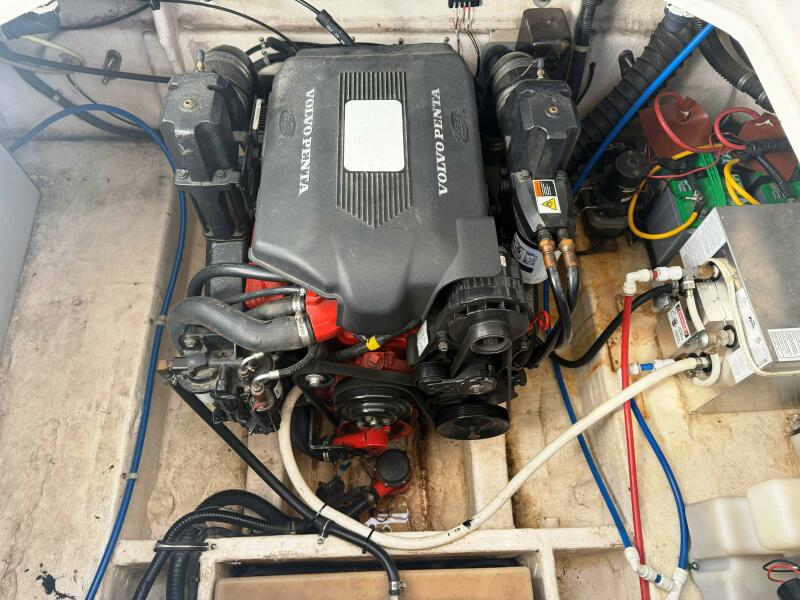 26' 1999 Wellcraft Martinique 2600