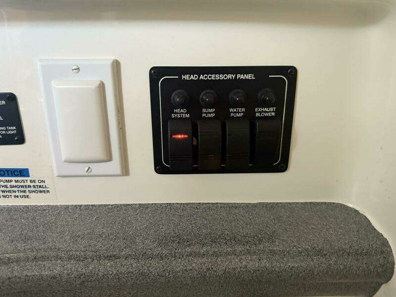 26ft Wellcraft Yacht For Sale