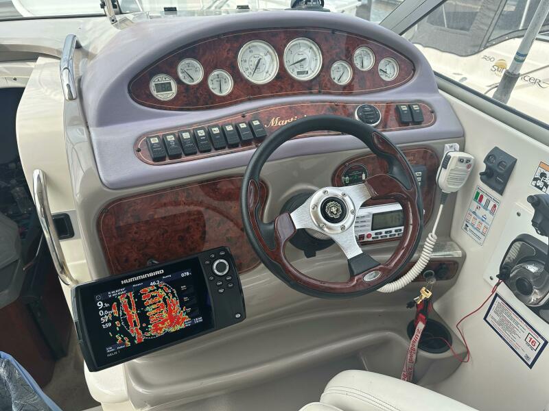 26' 1999 Wellcraft Martinique 2600