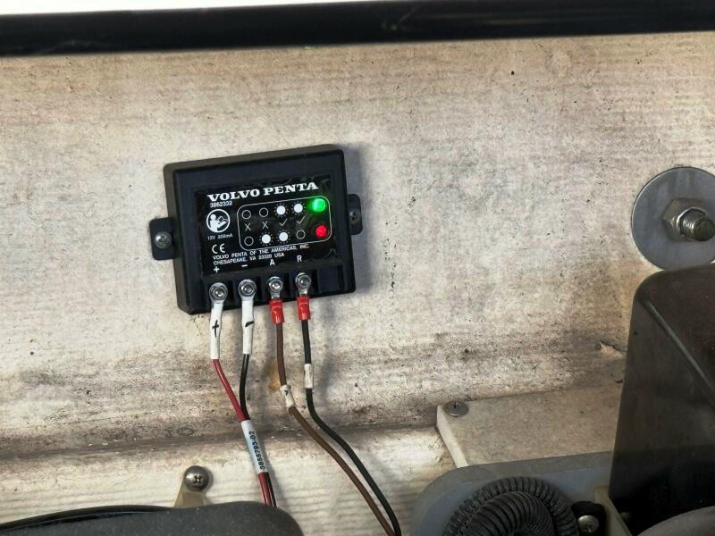 26' 1999 Wellcraft Martinique 2600