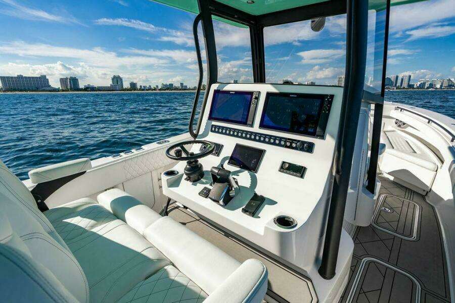 34ft Reef Runner Yacht For Sale