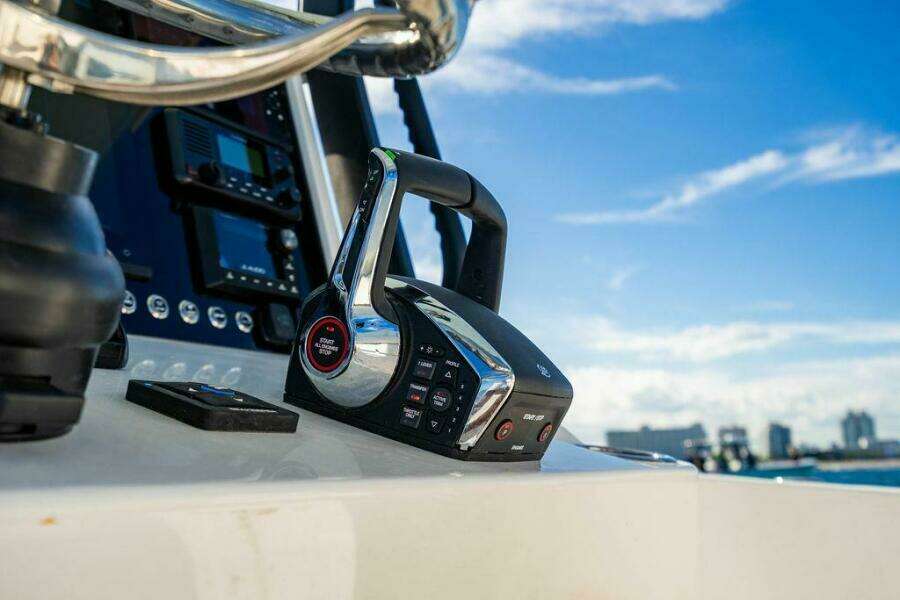 28ft Reef Runner Yacht For Sale