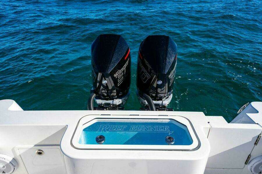 28ft Reef Runner Yacht For Sale