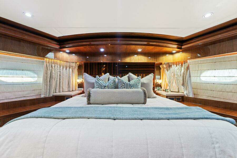 2013 125' Hargrave Raised Pilothouse - Mesmerize