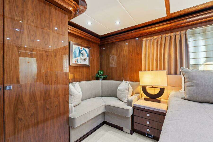 2013 125' Hargrave Raised Pilothouse - Mesmerize