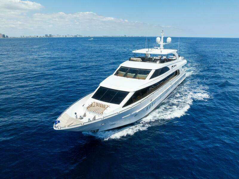2013 125' Hargrave Raised Pilothouse - Mesmerize