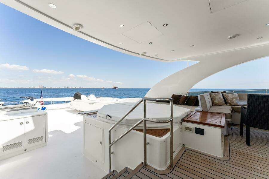 2013 125' Hargrave Raised Pilothouse - Mesmerize