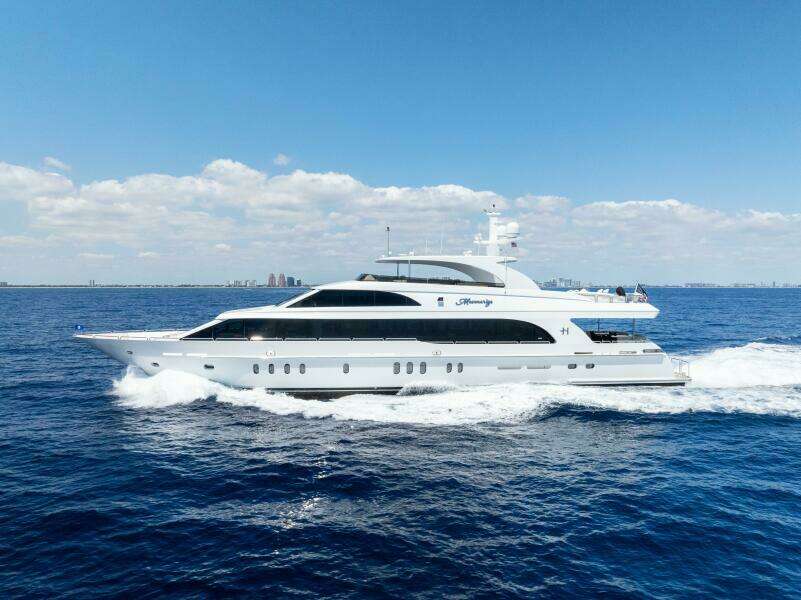 2013 125' Hargrave Raised Pilothouse - Mesmerize