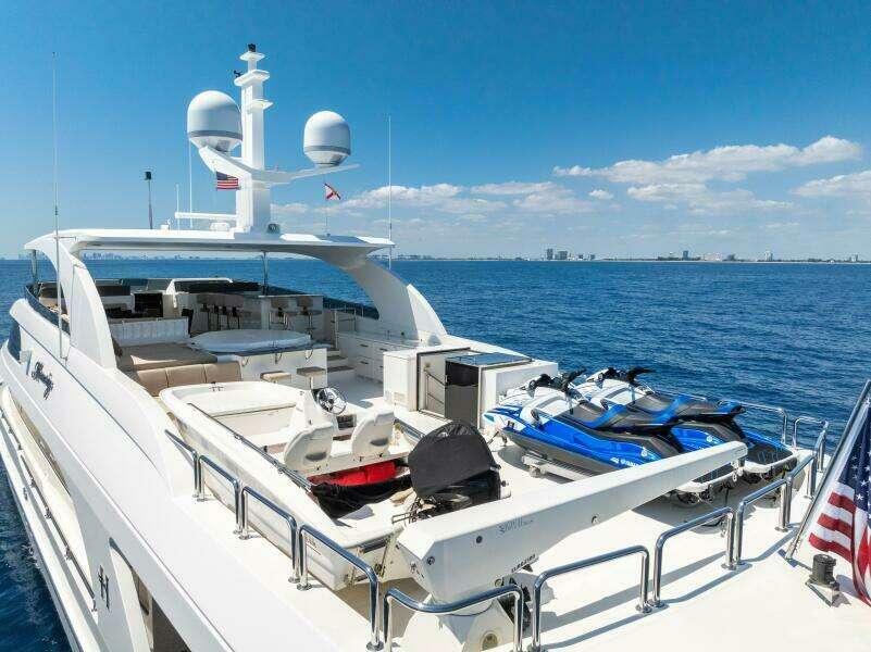 2013 125' Hargrave Raised Pilothouse - Mesmerize