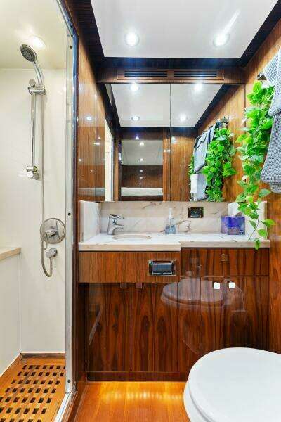 2013 125' Hargrave Raised Pilothouse - Mesmerize