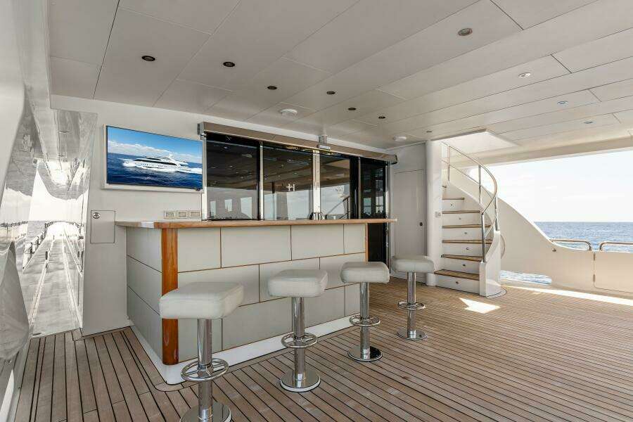2013 125' Hargrave Raised Pilothouse - Mesmerize