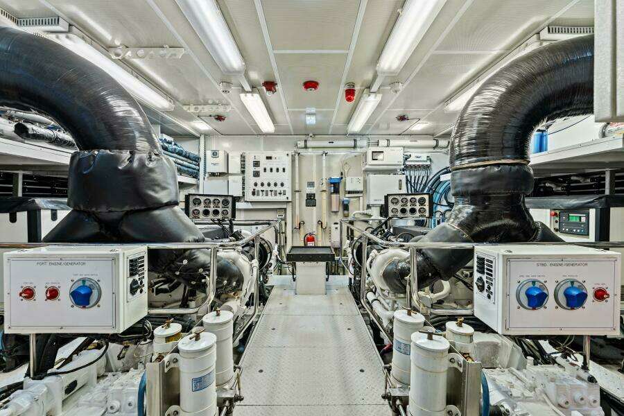 2013 125' Hargrave Raised Pilothouse - Mesmerize