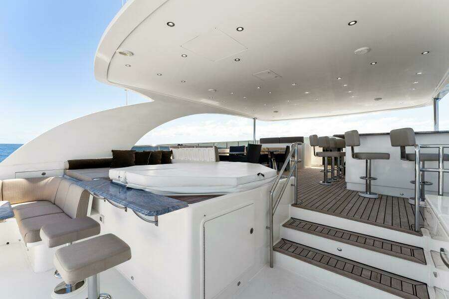 2013 125' Hargrave Raised Pilothouse - Mesmerize