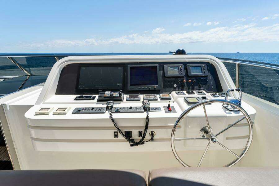 2013 125' Hargrave Raised Pilothouse - Mesmerize