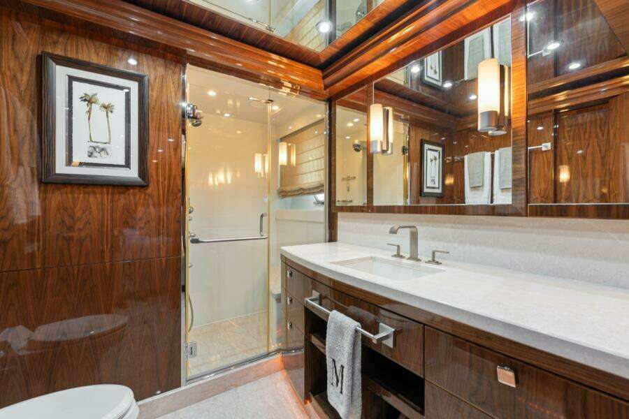 2013 125' Hargrave Raised Pilothouse - Mesmerize