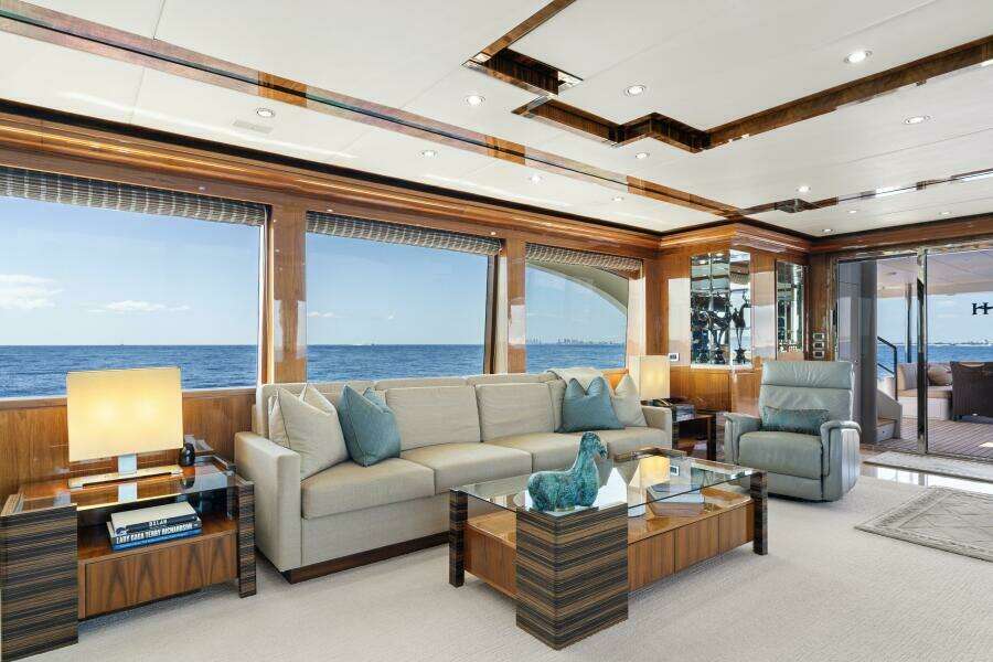 2013 125' Hargrave Raised Pilothouse - Mesmerize