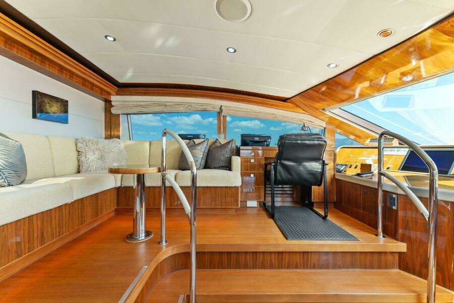 2013 125' Hargrave Raised Pilothouse - Mesmerize