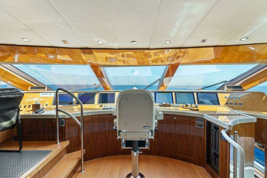 2013 125' Hargrave Raised Pilothouse - Mesmerize