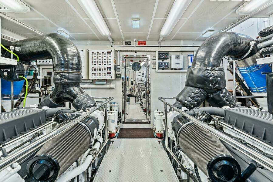 2013 125' Hargrave Raised Pilothouse - Mesmerize