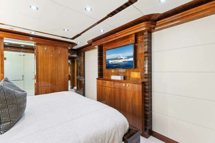 2013 125' Hargrave Raised Pilothouse - Mesmerize