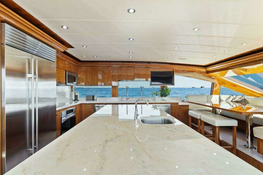 2013 125' Hargrave Raised Pilothouse - Mesmerize