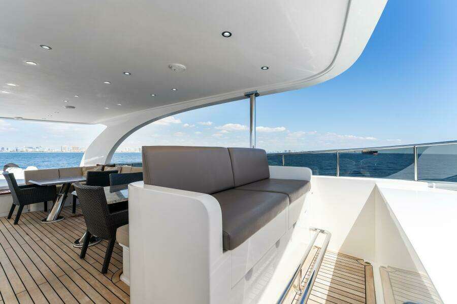 2013 125' Hargrave Raised Pilothouse - Mesmerize