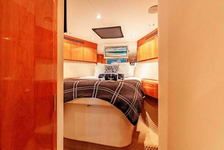 2004 Hatteras 54 Convertible 